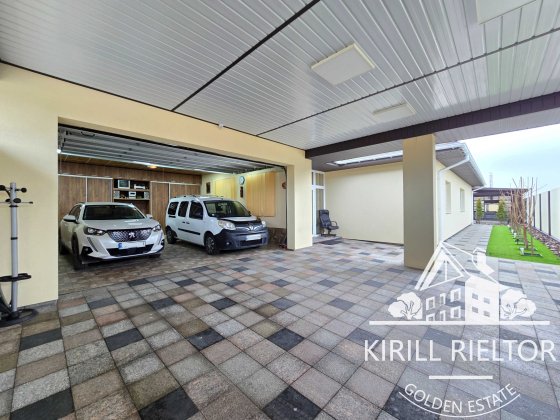 Продам дом с ремонтом и искусственным водопадом на участке S = 11 сот. Днепр