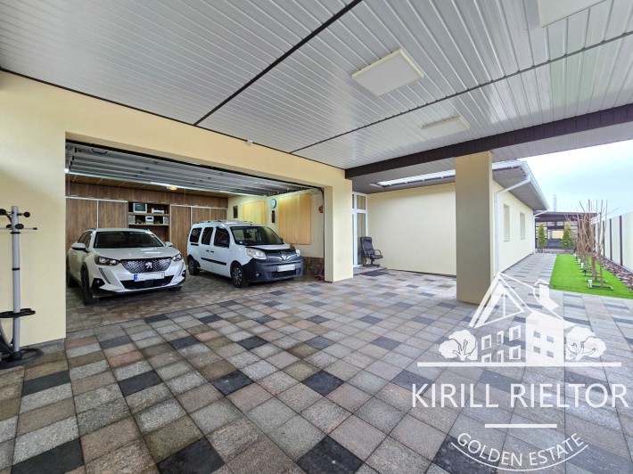 Продам дом с ремонтом и искусственным водопадом на участке S = 11 сот. - фото 1