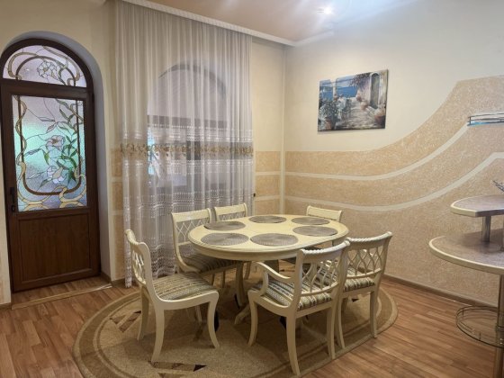 Будинок вул.Заньковецької, 4 кімнати Ужгород