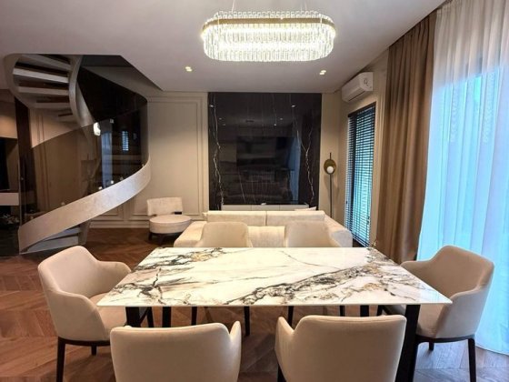 Продам танхаус еліт класу, район Баму Ужгород