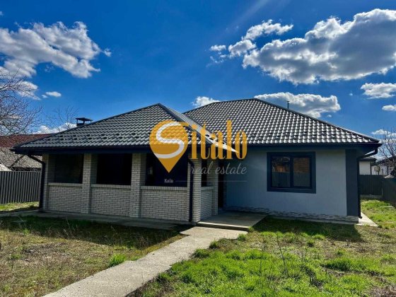 Одноповерховий будинок біля метро Славутич, 56 Садова, Осокорки Киев