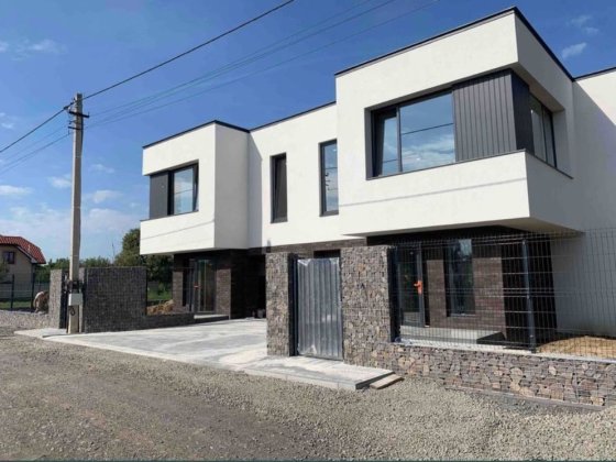 Продаж дуплекс в р-ні Садовий.Є можливість підведення газу Ужгород