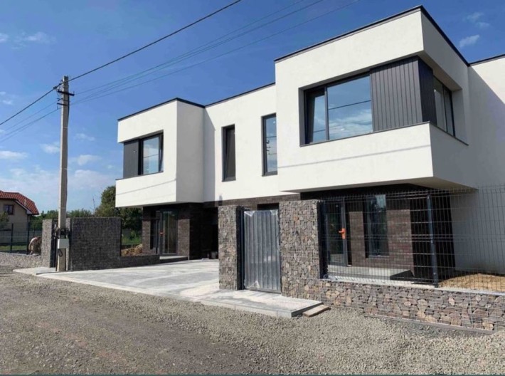 Продаж дуплекс в р-ні Садовий.Є можливість підведення газу - фото 1