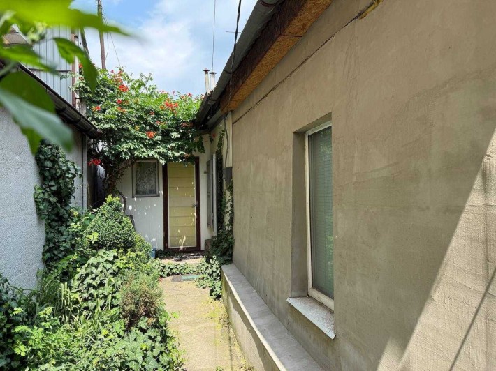 Продаж частини будинку вул.Динника район проспекту Слобожанського - фото 1