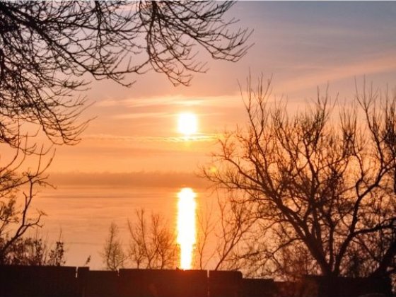 Продам будинок на березі, ширина ділянки 20 метрів, 10 соток Дніпро