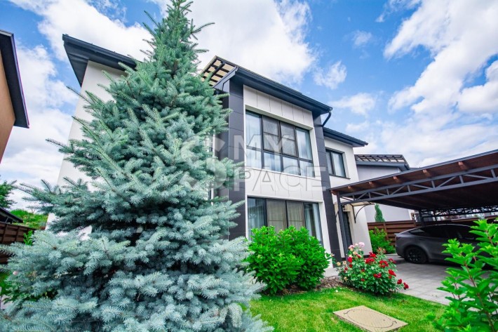 КМ Коник, вул. Лютнева, 58 - фото 1