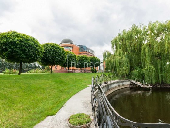 Резиденция с озером на территории Осокорки без комиссии Киев