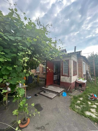 Жуляни, вул. Шкільна, 3, гарне місце для життя! - фото 1