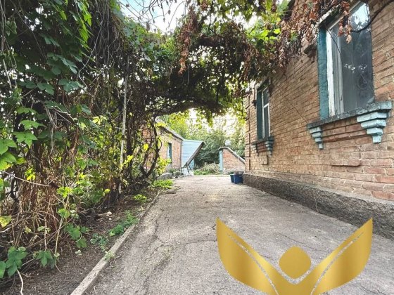 Будинок з в'їздом та земельною ділянкою (район першого оптового ринку) Кропивницкий