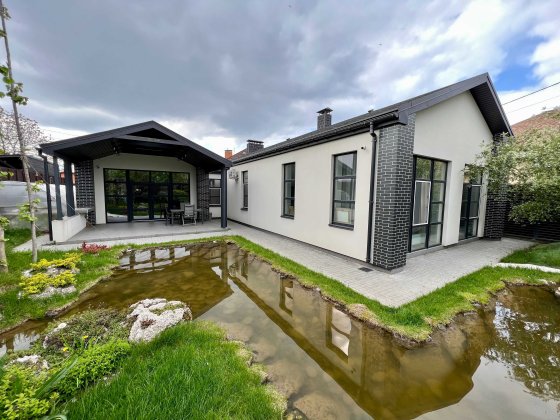 Одноэтажный 4к.дом 176м2,уч.8сот.метро Осокорки и Славутич,Бажана 1км. Киев