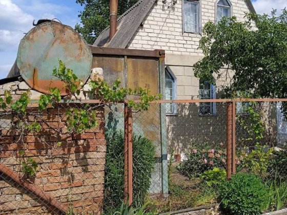 Продається дача 12 соток з будинком та всіма необхідними будівлями Кропивницкий