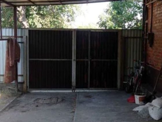 Продам пів будинку з окремим подвір'ям на Новомиколаївці. Кропивницький