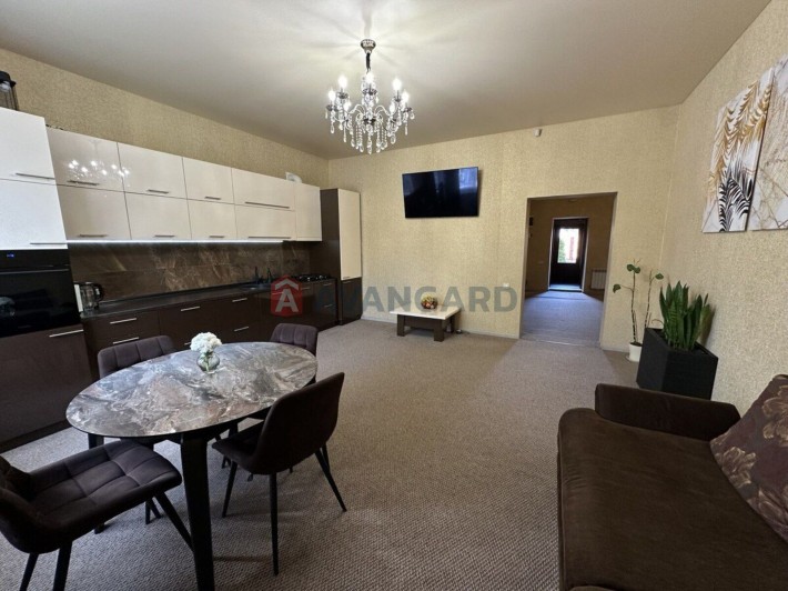 Продам 2 эт дом, 4 спальни с евроремонтом Клочко, Индустриальный, ГАЗ - фото 1