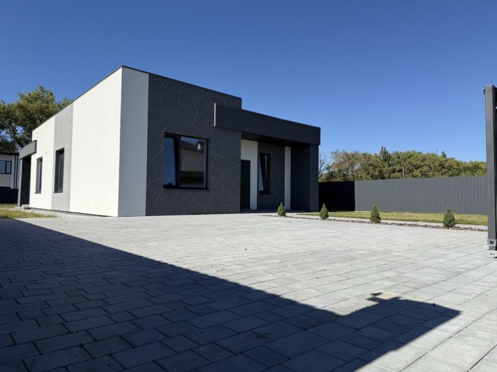 Продам одноповерховий будинок з ремонтом - фото 1