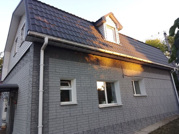 Продам гарний двоповерховий будинок район с.Сонячне. - фото 1