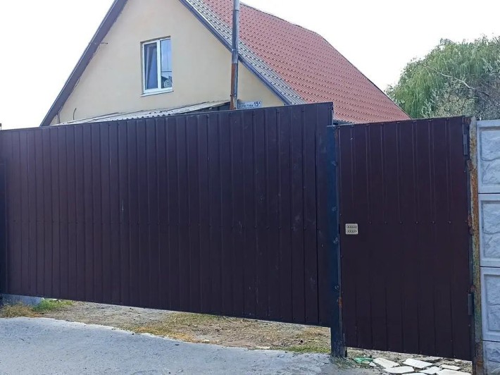 Продам дом с участком Мирный - фото 1