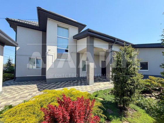 Затишний, казковий будиночок на Правому Березі-вул.Славутича