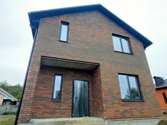 Продаж  будинку  120 кв. м з опаленням і ділянкою на 5 соток Винница