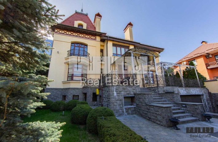 Продаж фундаментального 6-к  будинку 750 м2  Київ, вул. Бусловська - фото 1