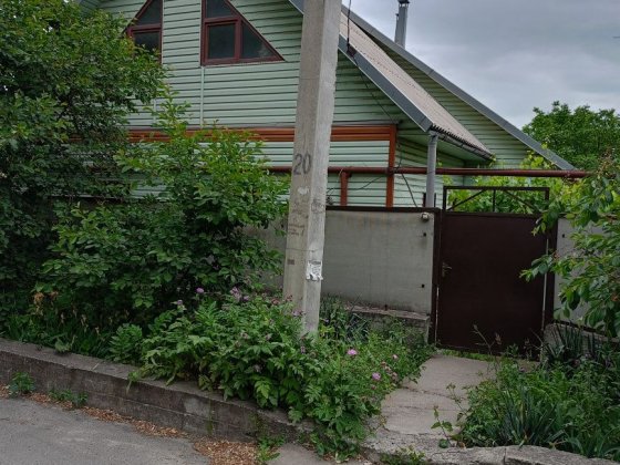 Продам дом в хорошем районе Запорожье