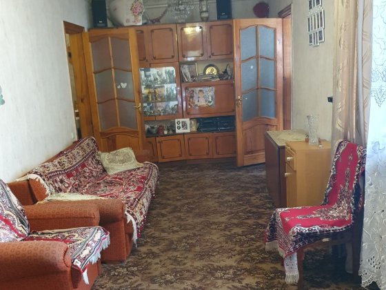 Продам дом на Проспекте Мануйловский на два входа,и две семьи. Дніпро