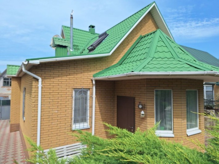 Продам будинок , гарна територія і басейн - фото 1