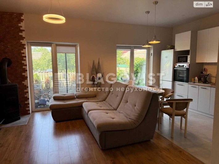 Продається таунхаус поблизу метро Славутич (5 хвилин пішки) - фото 1