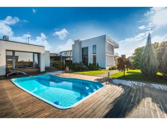 Продажа дома с бассейном в Киеве на берегу Днепра, Осокорки Київ