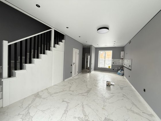 Продам танхаус з ремонтом та власною ділянкою Винница