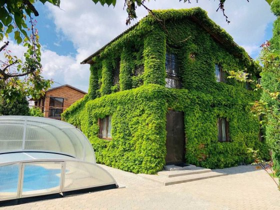 Продам гостевой дом у Днепра (действующий бизнес) Запорожье