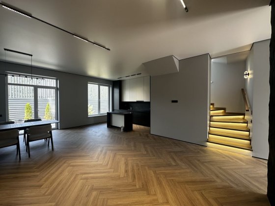 Дуплекс дом с ремонтом Киев Дарницкий Осокорки метро от застройщика Киев