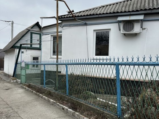 Продам отдельностоящий дом с гаражем ! Дніпро