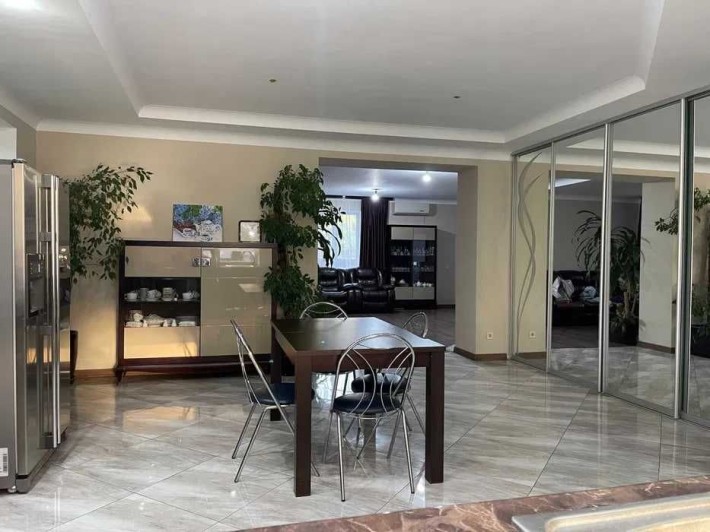 Будинок-дуплекс 190 м² у закритому котеджному містечку, 6 соток - фото 1