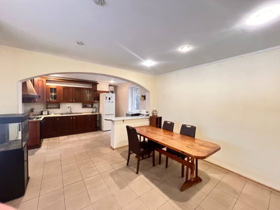 Продам дом в центре города Дніпро