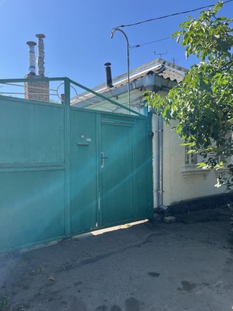 Будинок (половина). Окремий двір. Велика ділянка. Торг - фото 1