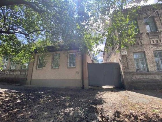 Продам уютный дом в тихом районе. Дніпро