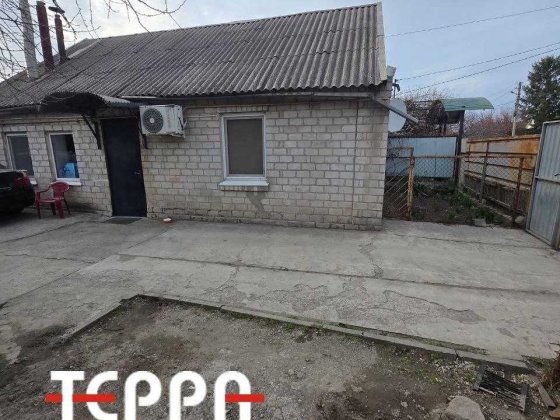 Продаж 1-поверхового будинку з ділянкою