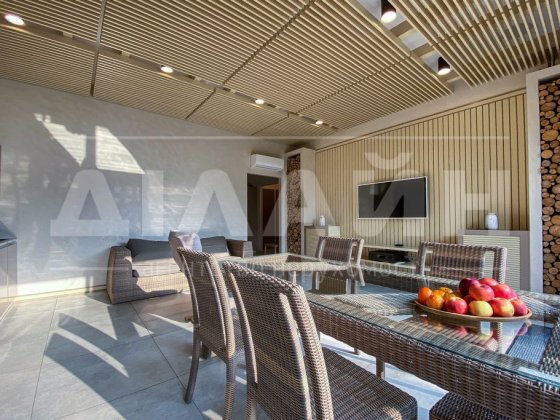 Новий Deluxe будинок з террасою на Бородинському