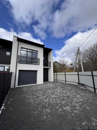 Продаж 3-к Таунхаусу – вулиця Скнилівська, Франківський район Львів - фото 1