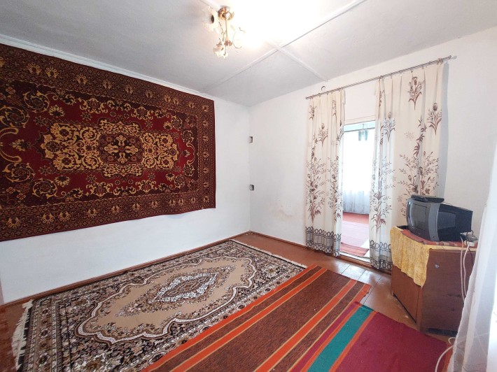 Продаж частини будинку на 10сотка землі 15.000дол. - фото 1