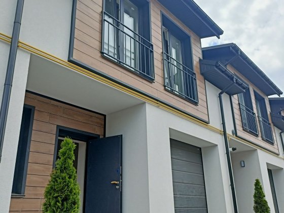 Продаж таунхаусу з гаражем неподалік від центру міста Винница