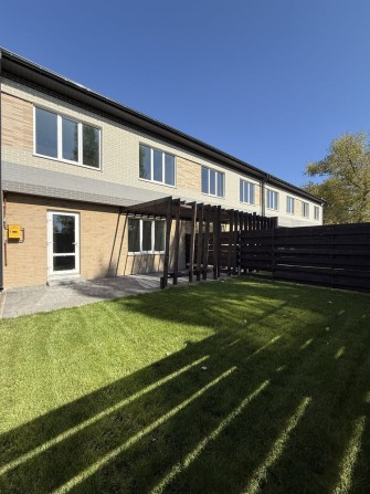 Продам таунхаус з гаражем - фото 1