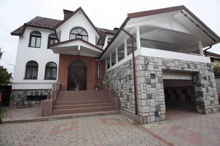 Продам дом в центре Бородинского микрорайона - фото 1