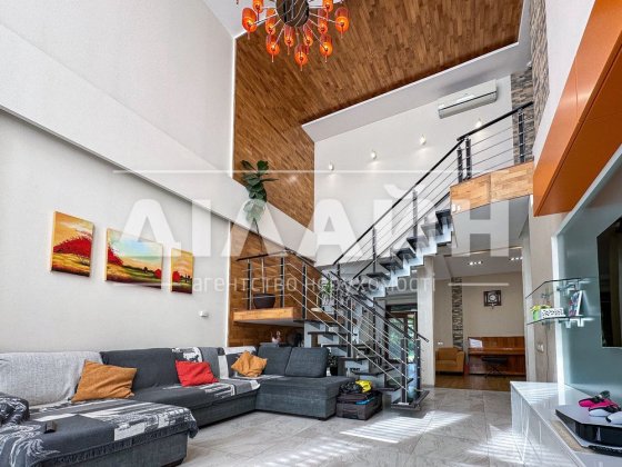 Особняк ЛЮКС класу в елітному комплексі на Правому