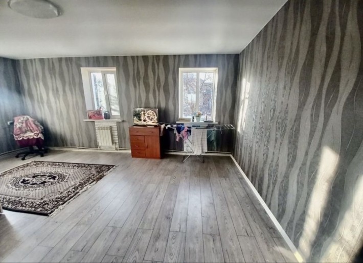 Продам будинок ( біля 33 школи ) - фото 1