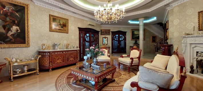 Продаж будинку 539 м² вул. Червона, м. Львів - фото 1