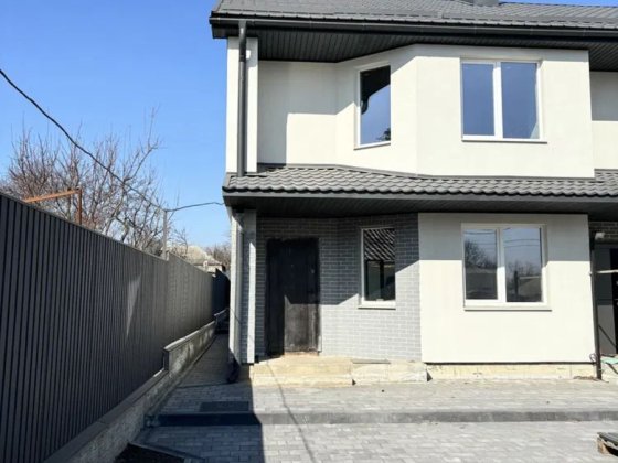 Продам новий, якісний двоповерховий таунхаус район Новомиколаївки. Кропивницкий