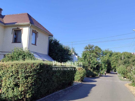 Двухэтажный дом в элитном районе Одесса