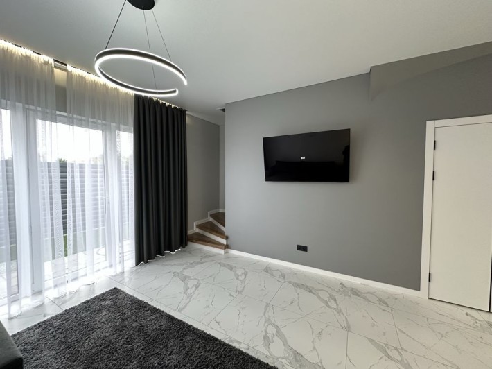 Танхаус Петропавлівська Борщагівка - фото 1