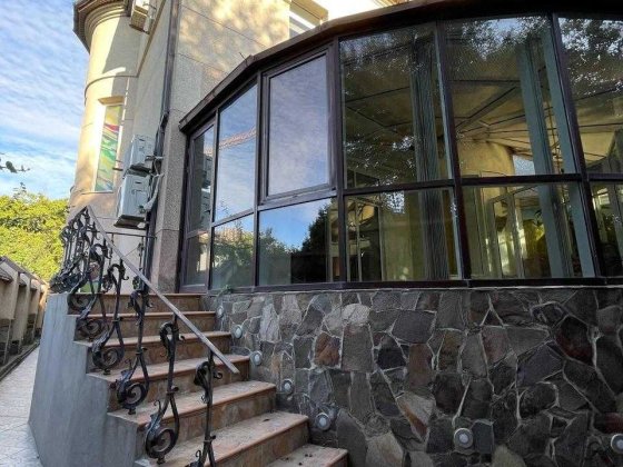 Продам дом. Особняк для автономной жизни в Одессе на Фонтане 3 уровня